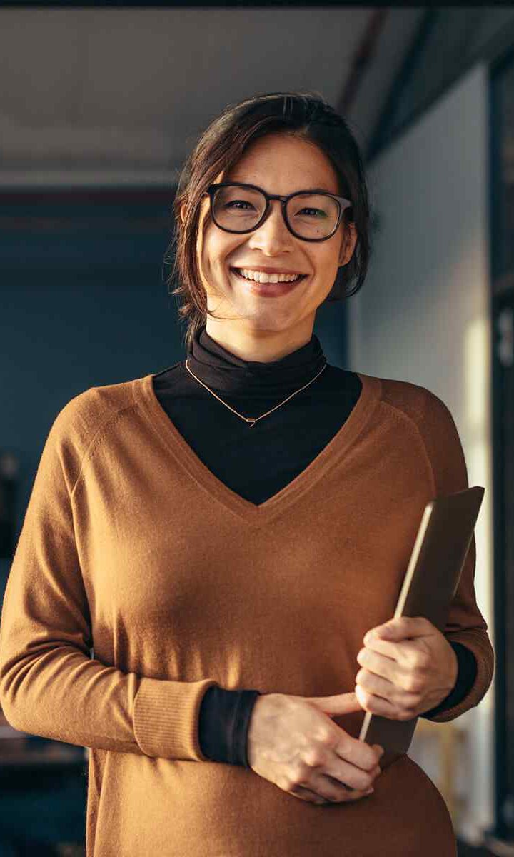https://headup.co.za/wp-content/uploads/2019/10/inner_team_01-720x1200.jpg